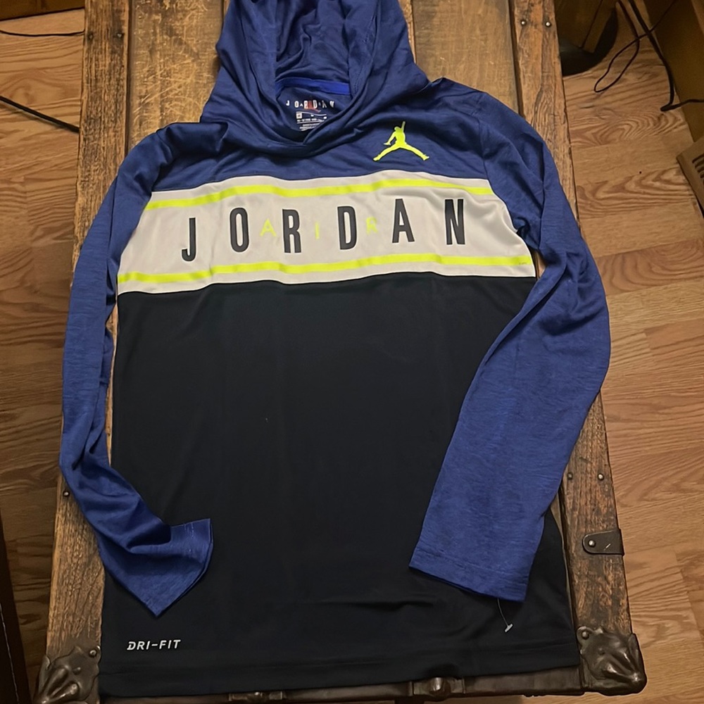 Jordan long sleeve boys shirt